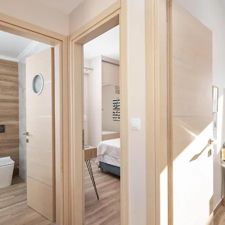 Erato By Vintage Travel *