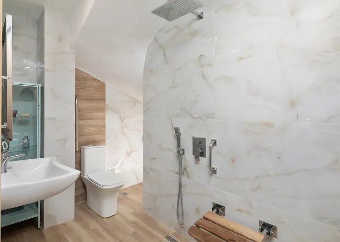 Erato By Vintage Travel * Tsoukaládhes