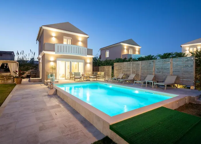 Erato By Vintage Travel