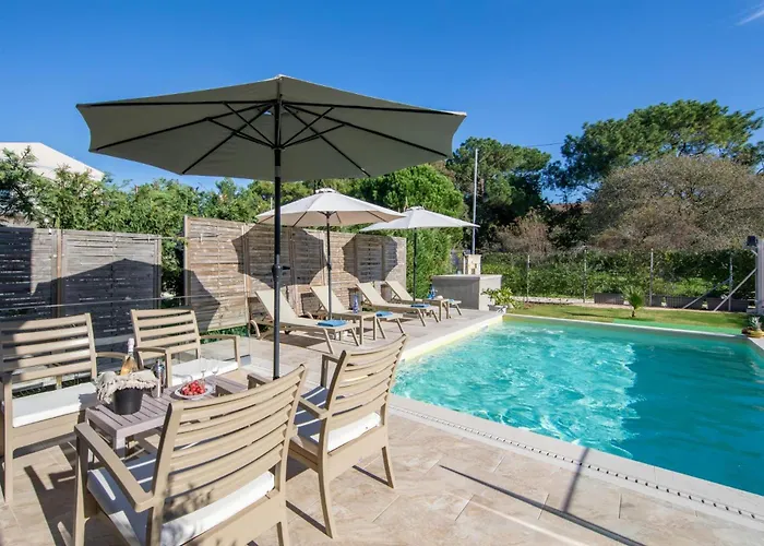 빌라 Erato By Vintage Travel *